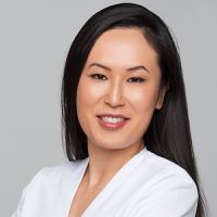 Lucy Chen, membro do Conselho de Especialistas de Byrdie, uma foto da cabeça