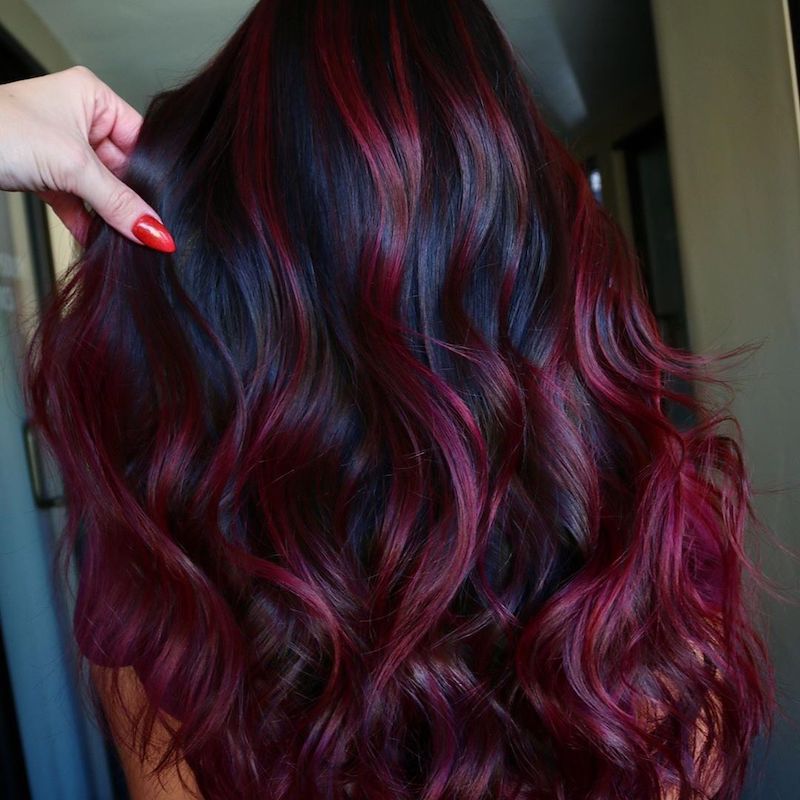 Cor de cabelo cereja preta veludo vermelho