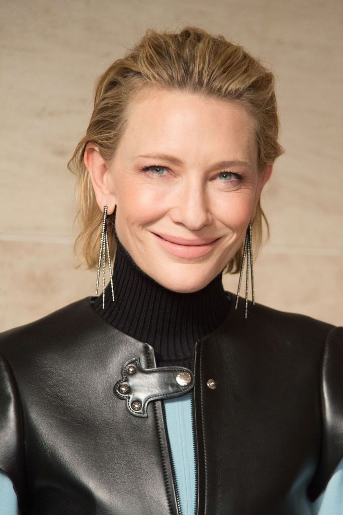 Kate Blanchett com um bob texturizado.