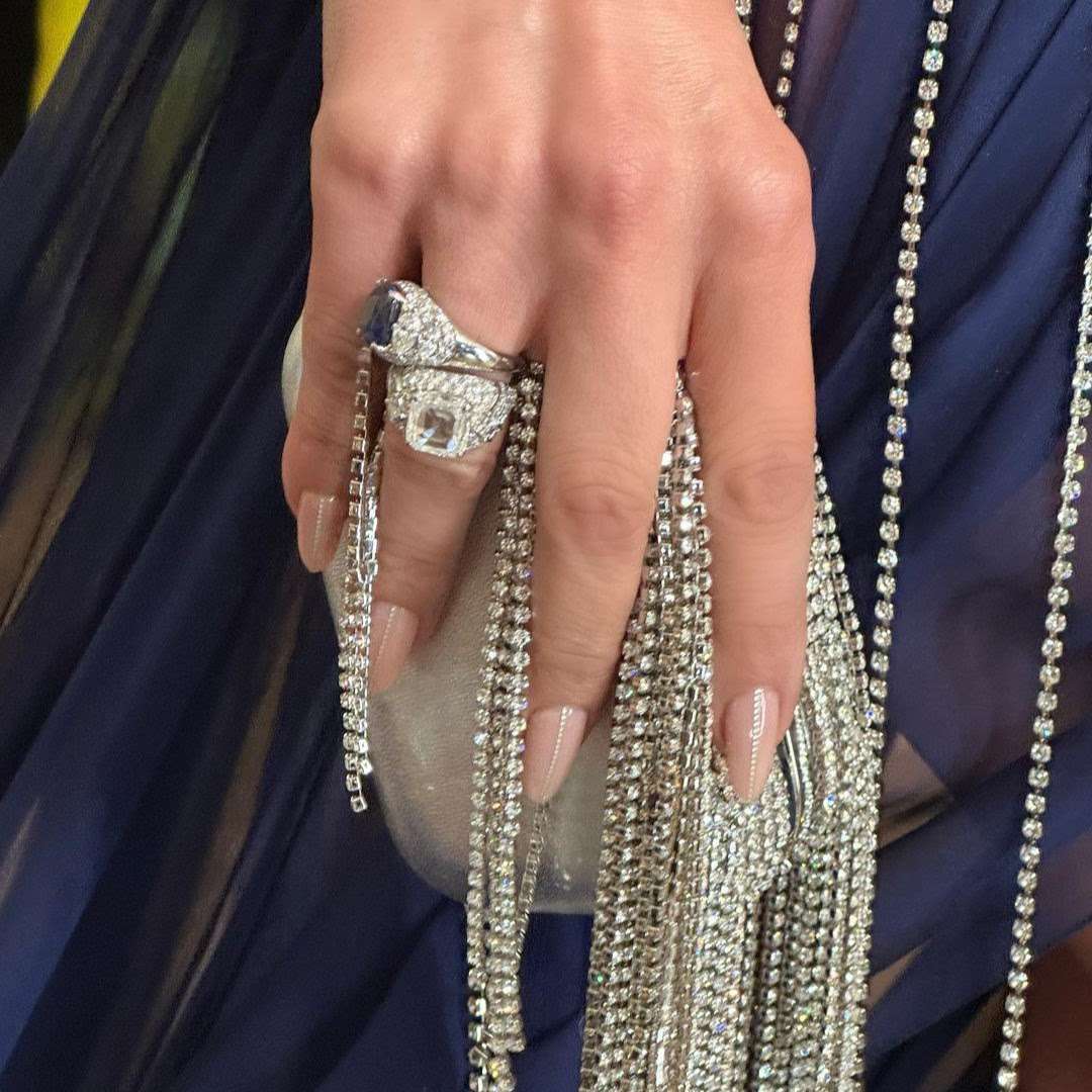Jennifer Lopez unhas de diamante