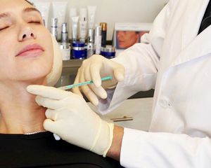 Tanya Akim faz Botox para o pescoço
