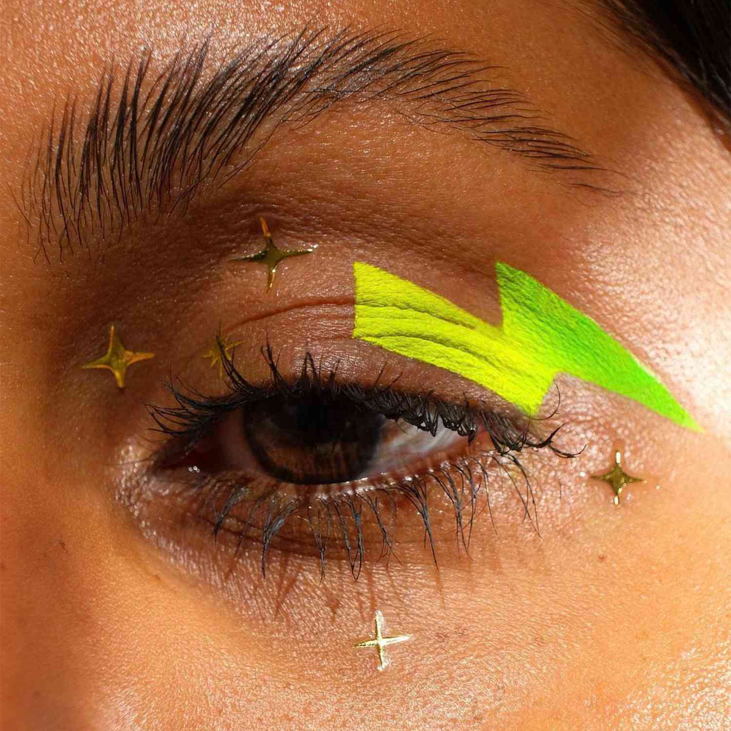 Maquiagem de olho-verde neon