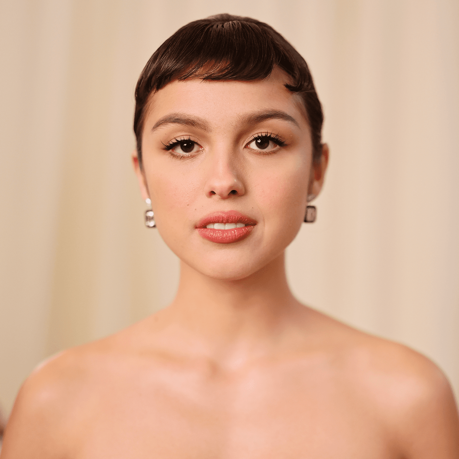 Maquiagem de Olivia Rodrigo no Met Gala 2024