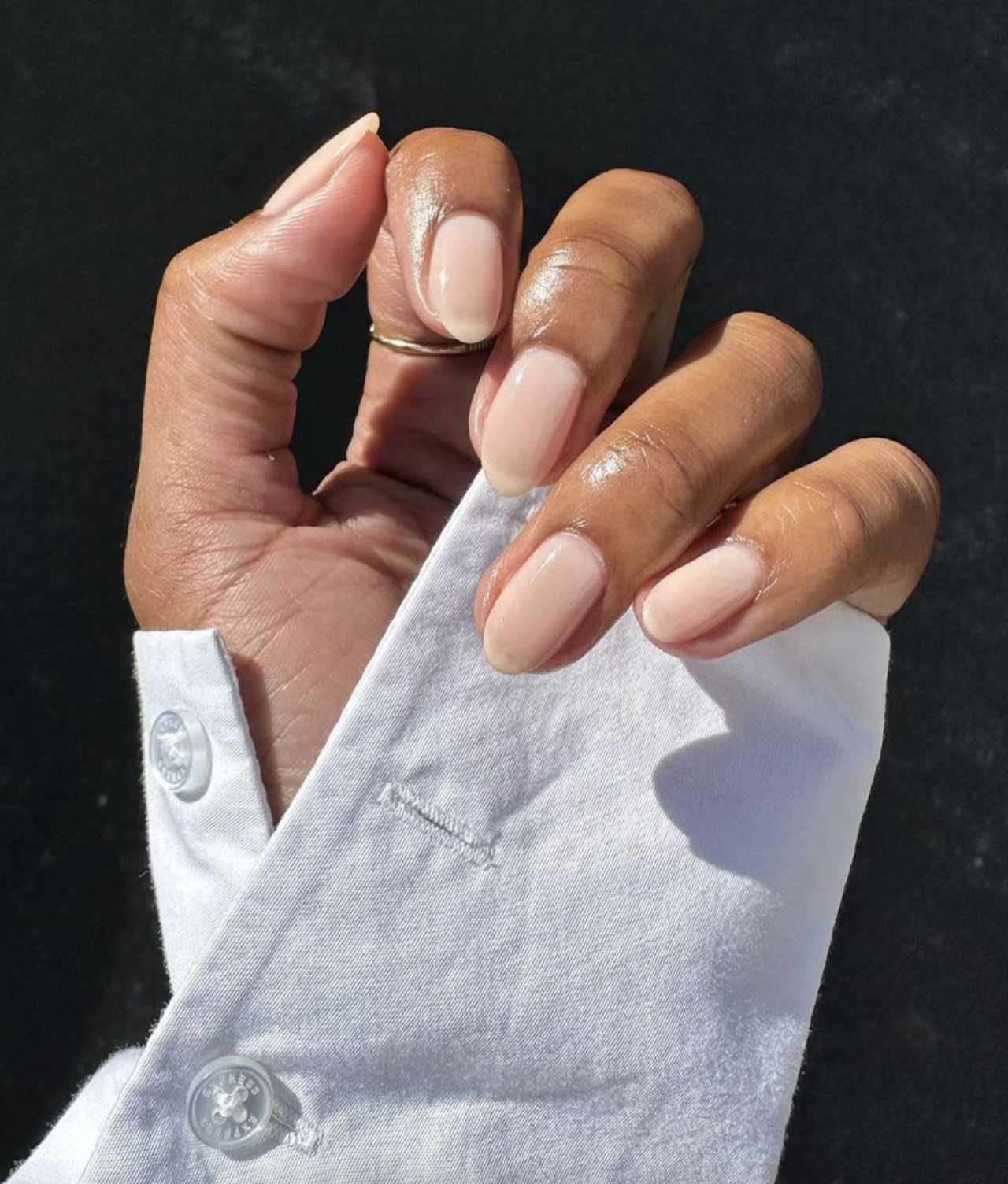 Manicure nua transparente