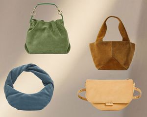 Variedade dos melhores sacos de camurça que recomendamos em um fundo bege