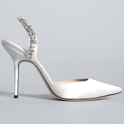Sandals de cetim branco Soleil Slingback (US $ 478)